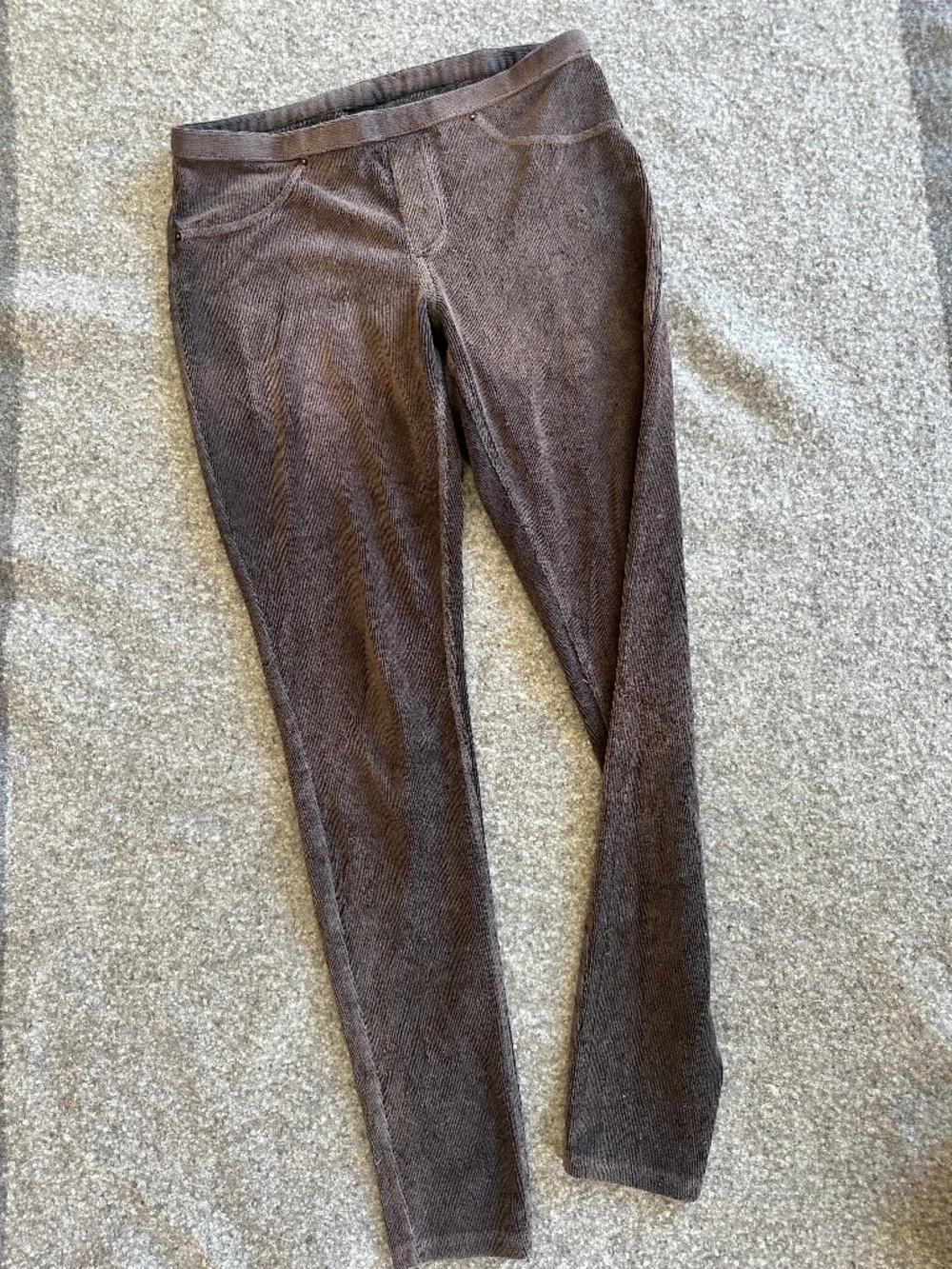 Hue Classic Stretchy Corduroy Pants Size M